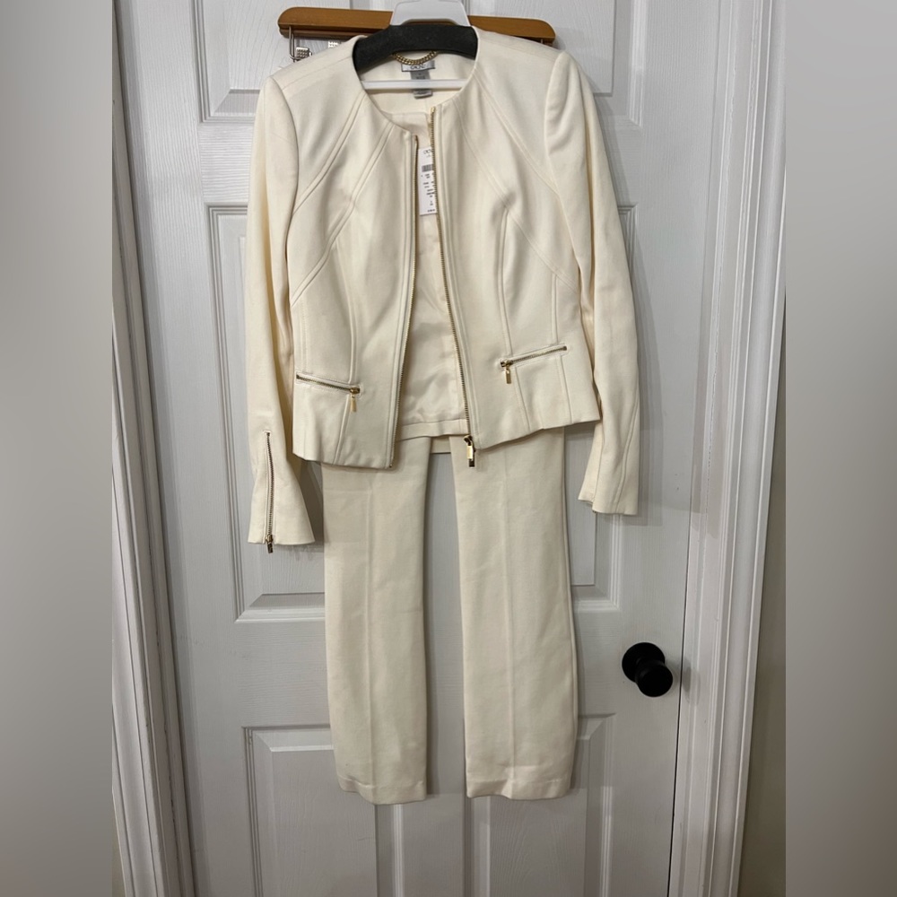 Cache Ivory Dress Suit set with skirt all size 0. New in bag.
